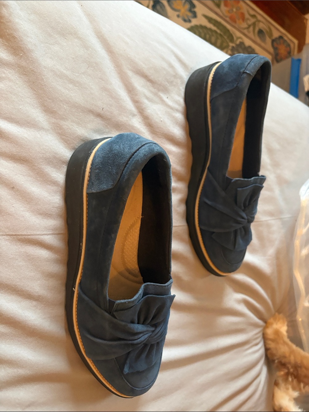Clark's Women’s Navy Knot-Detail Loafers - Picture 5 of 6